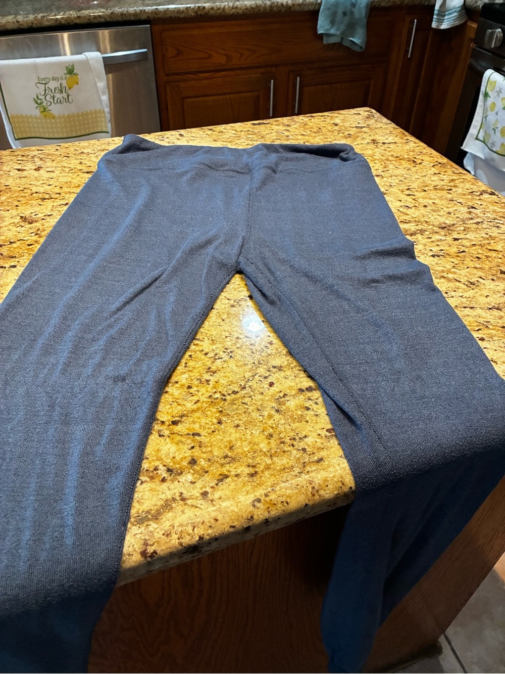 Simply Threads Lounge Set size Large - Picture 4 of 5
